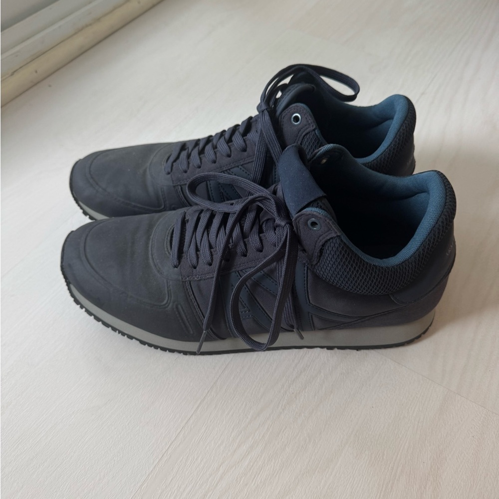 Armani Exchange Men's dark blue Sneakers. Size 11